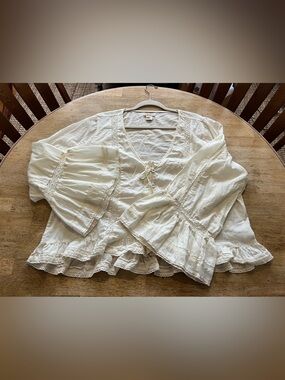 Festi by Torrid Cream Peasant Blouse with Lace Trim